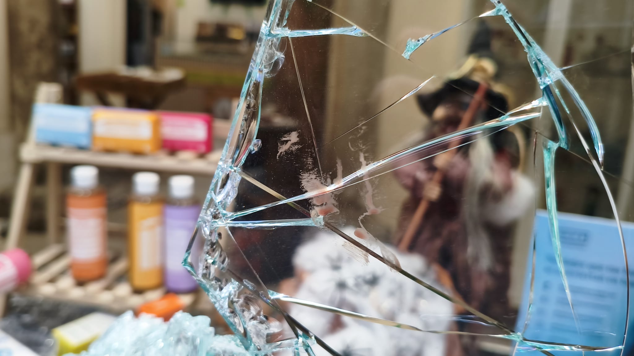 Estado de HerbaMeiga tras el segundo robo perpetrado en el local