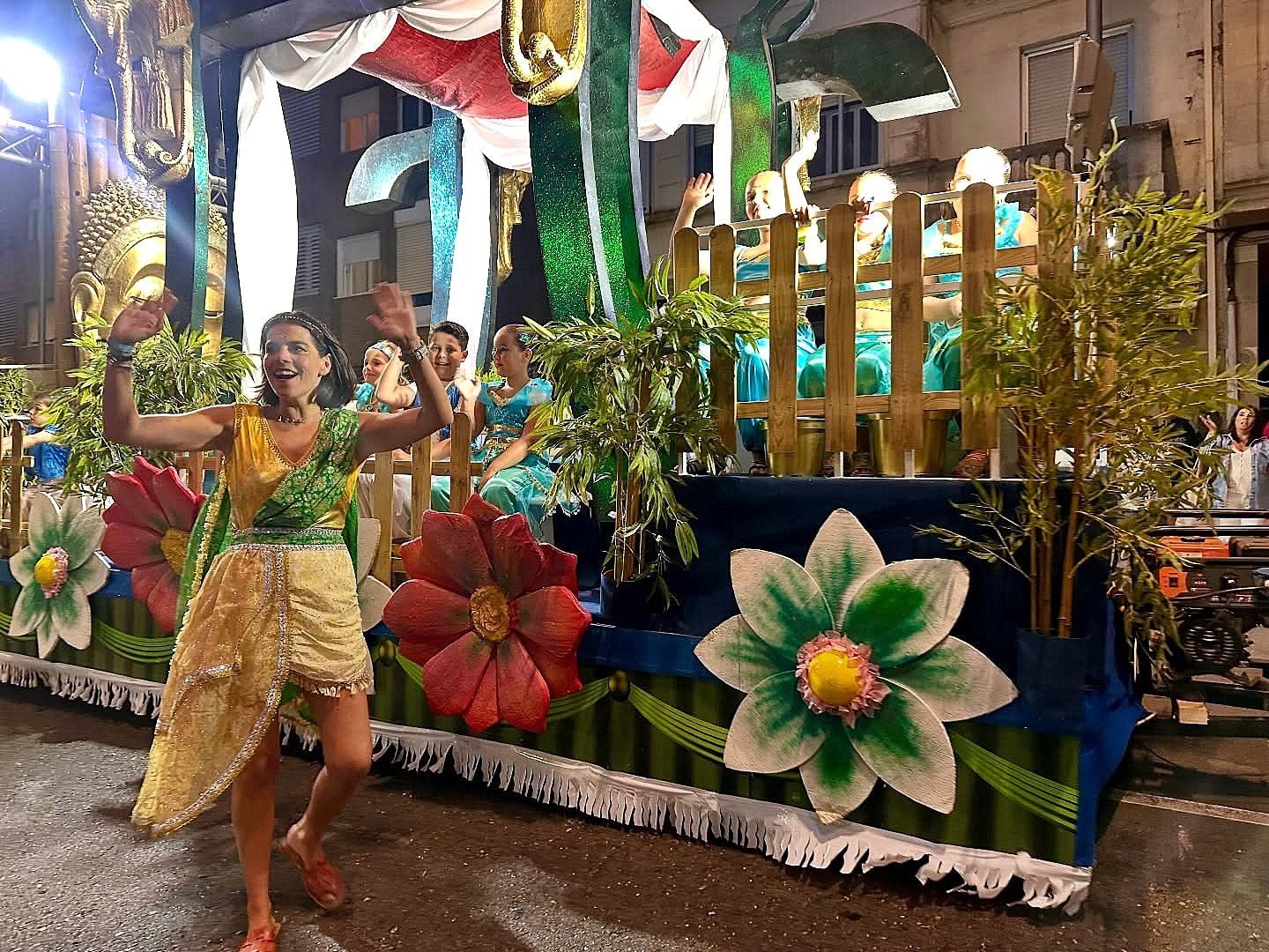Participantes en la Batalla de Flores de Marín Participantes en la Batalla de Flores de Marín
