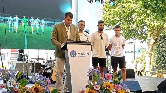 Miguel Pazos Beis,, presidente do Marín Club de Fútbol, daba lectura ao pregón Miguel Pazos Beis,, presidente do Marín Club de Fútbol, daba lectura ao pregón