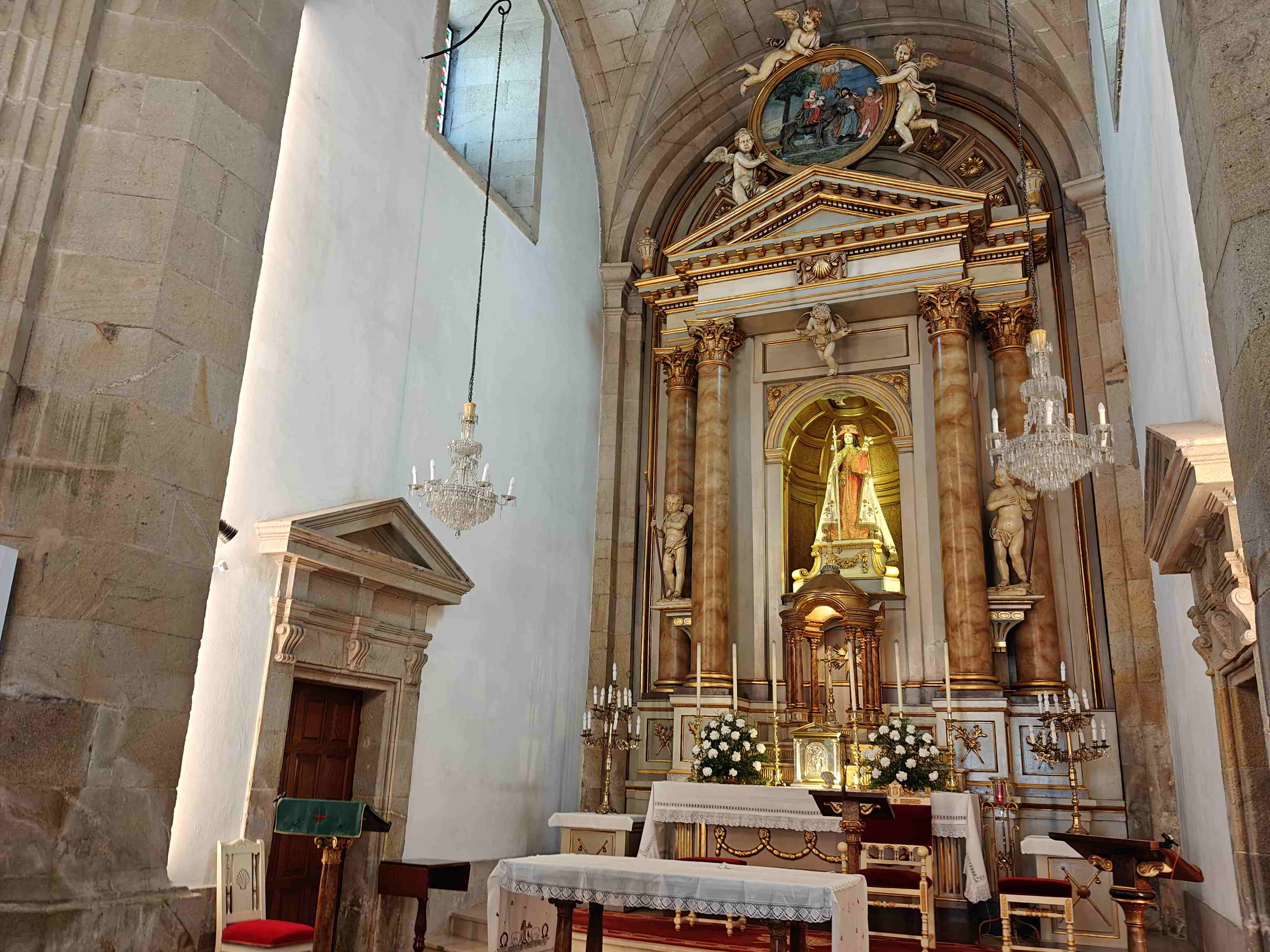 Retablo do Santuario Virxe Peregrina