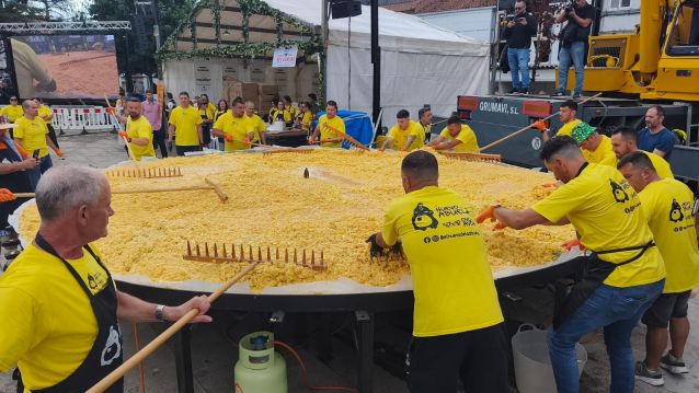 Elaboración de la tortilla gigante