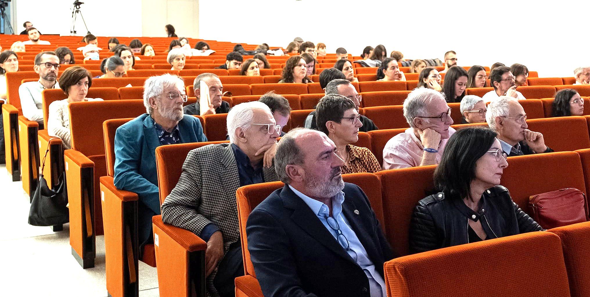 Asistentes a una de las jornadas sobre Onomástica Galega en el Museo de Pontevedra