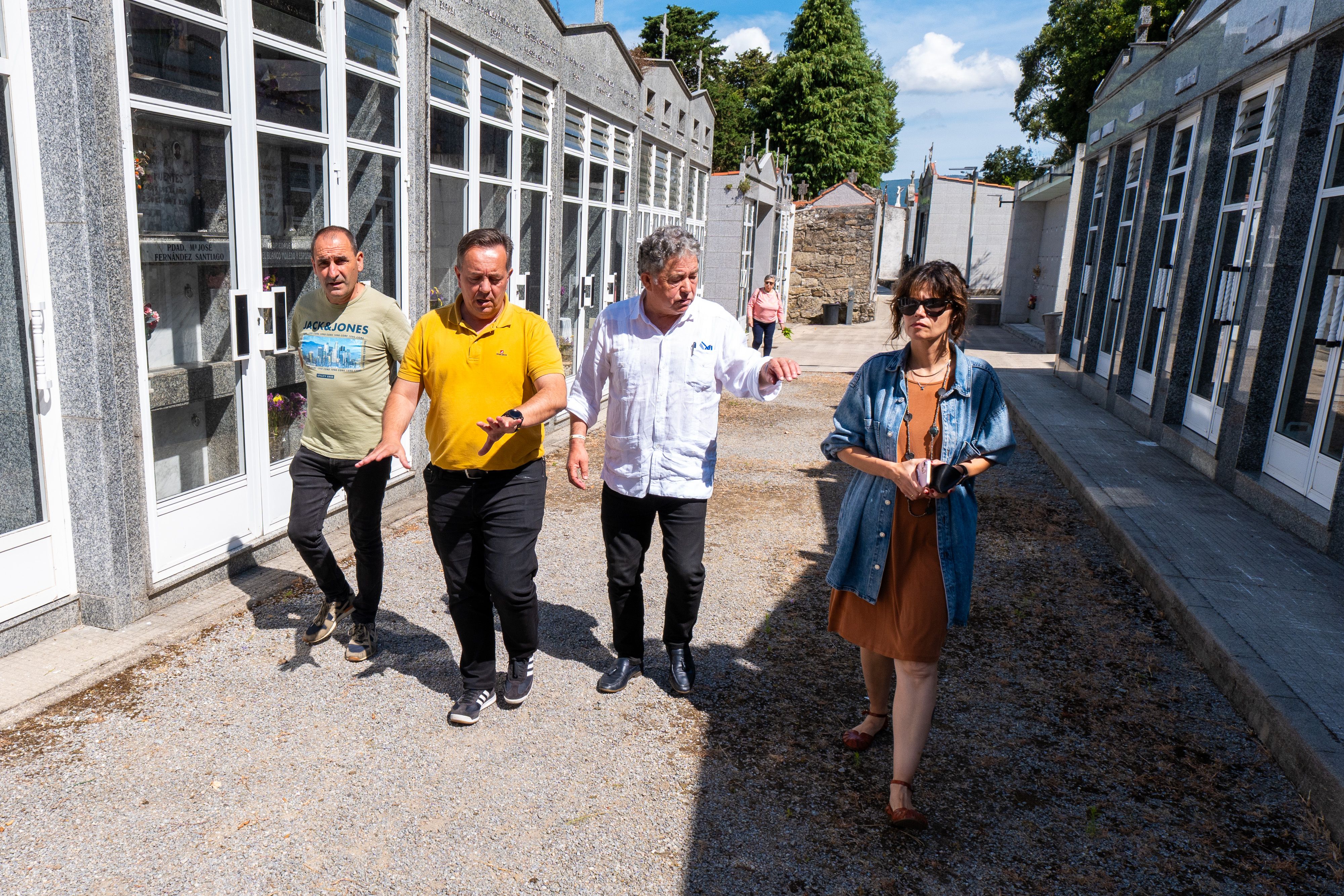 Visita ao cemiterio de Lourizán