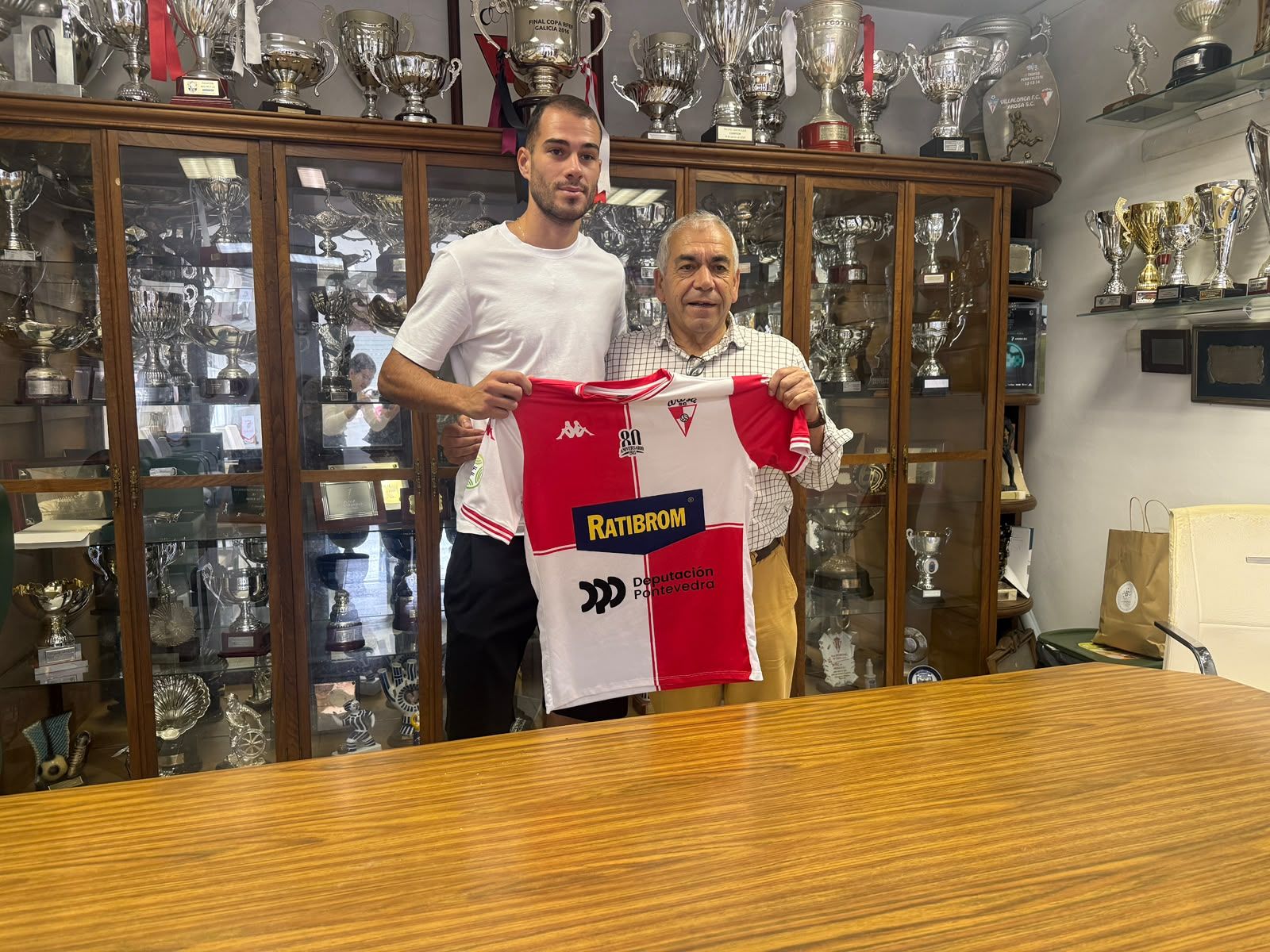 Presentación de Jorge Maceira como nuevo jugador del Arosa