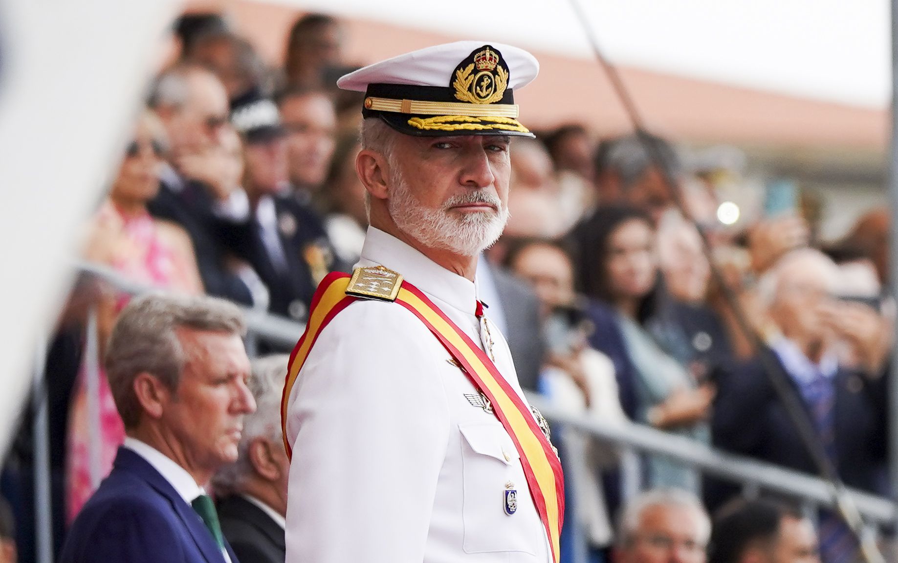 Entrega de reales despachos a los nuevos oficiales de la Armada Entrega de reales despachos a los nuevos oficiales de la Armada