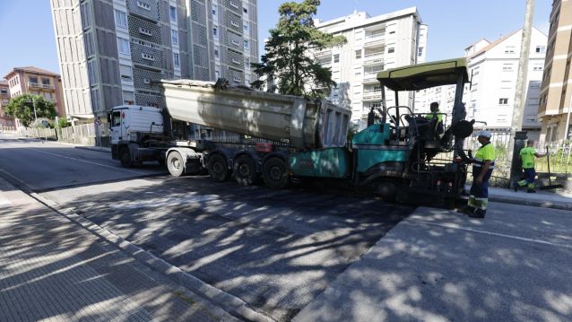 Trabajos de mantenimiento en la Rúa da Tablada Trabajos de mantenimiento en la Rúa da Tablada