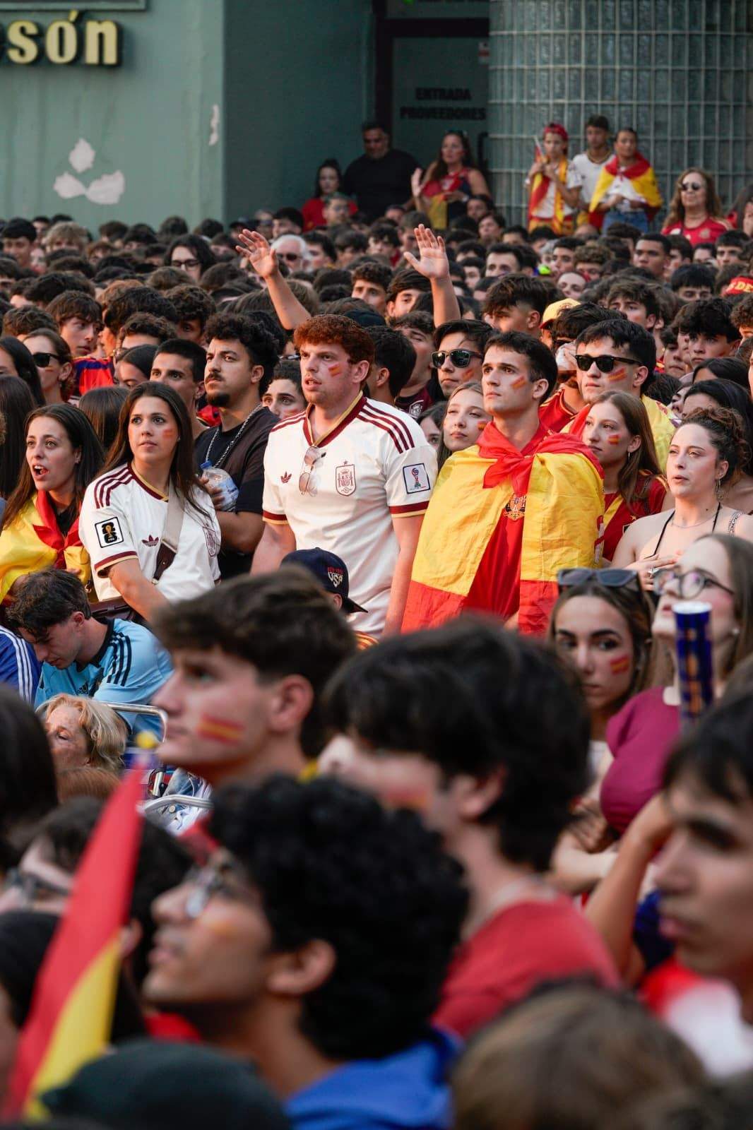 Pontevedreses viendo la final del Mundial en la Alameda Pontevedreses viendo la final del Mundial en la Alameda