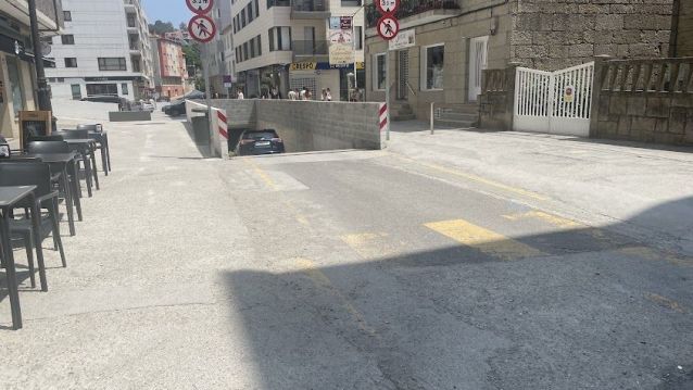 Beirarrúas desfeitas, con tongadas distintas e o famoso "túnel" Beirarrúas desfeitas, con tongadas distintas e o famoso "túnel"