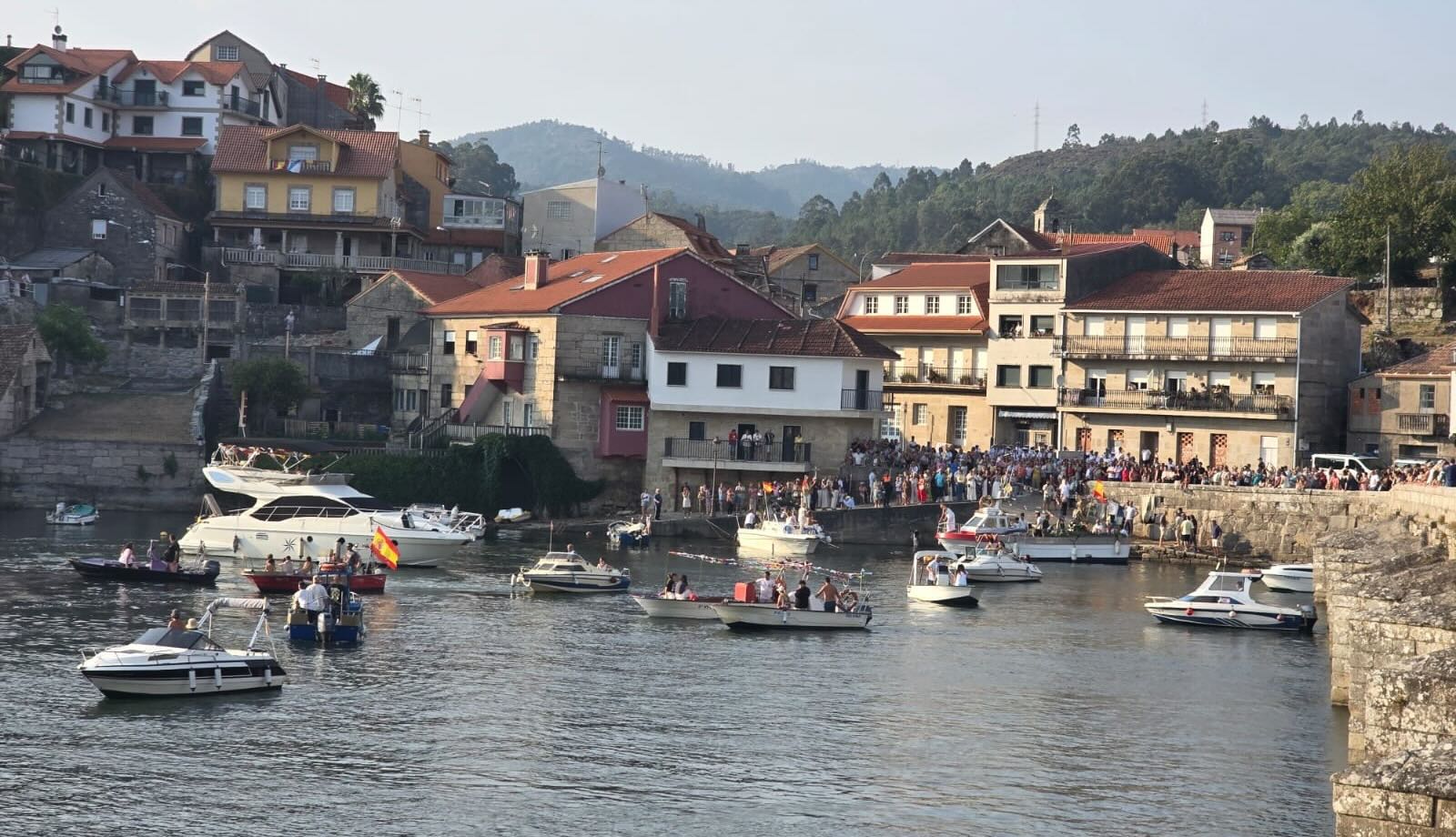 Procesión marítima en Ponte Sampaio