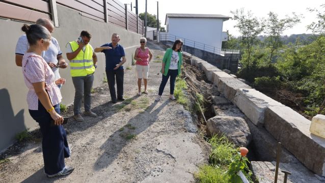 Visita da concelleira ás obras no Outeiro Visita da concelleira ás obras no Outeiro