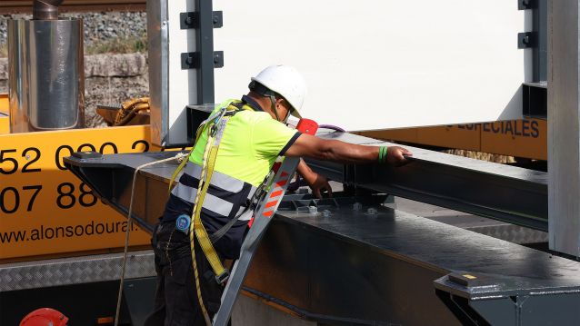 Instalación dunha pasarela en Mollavao Instalación dunha pasarela en Mollavao