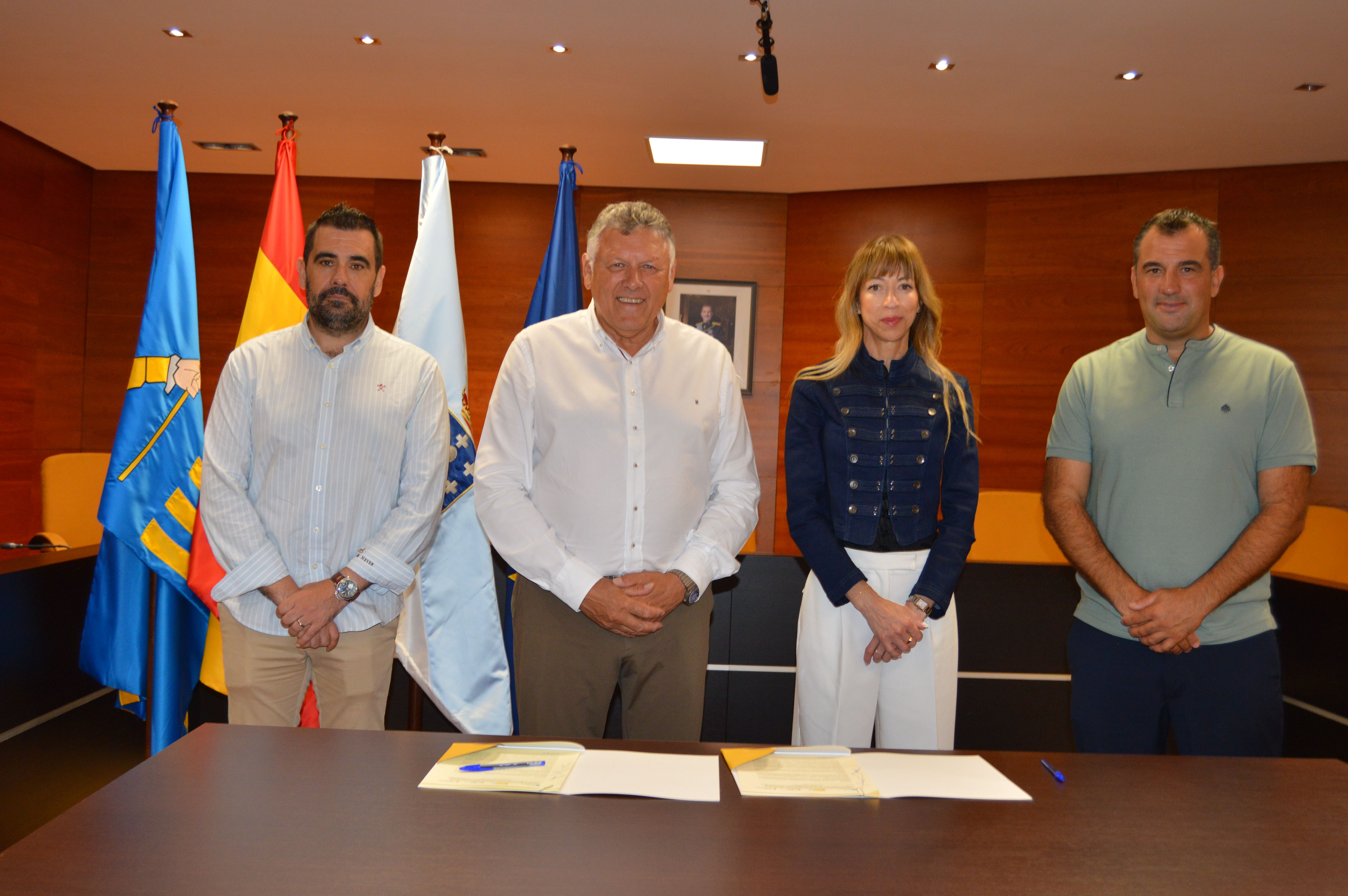 Firma del convenio de colaboración para impulsar el programa RenÓbrate