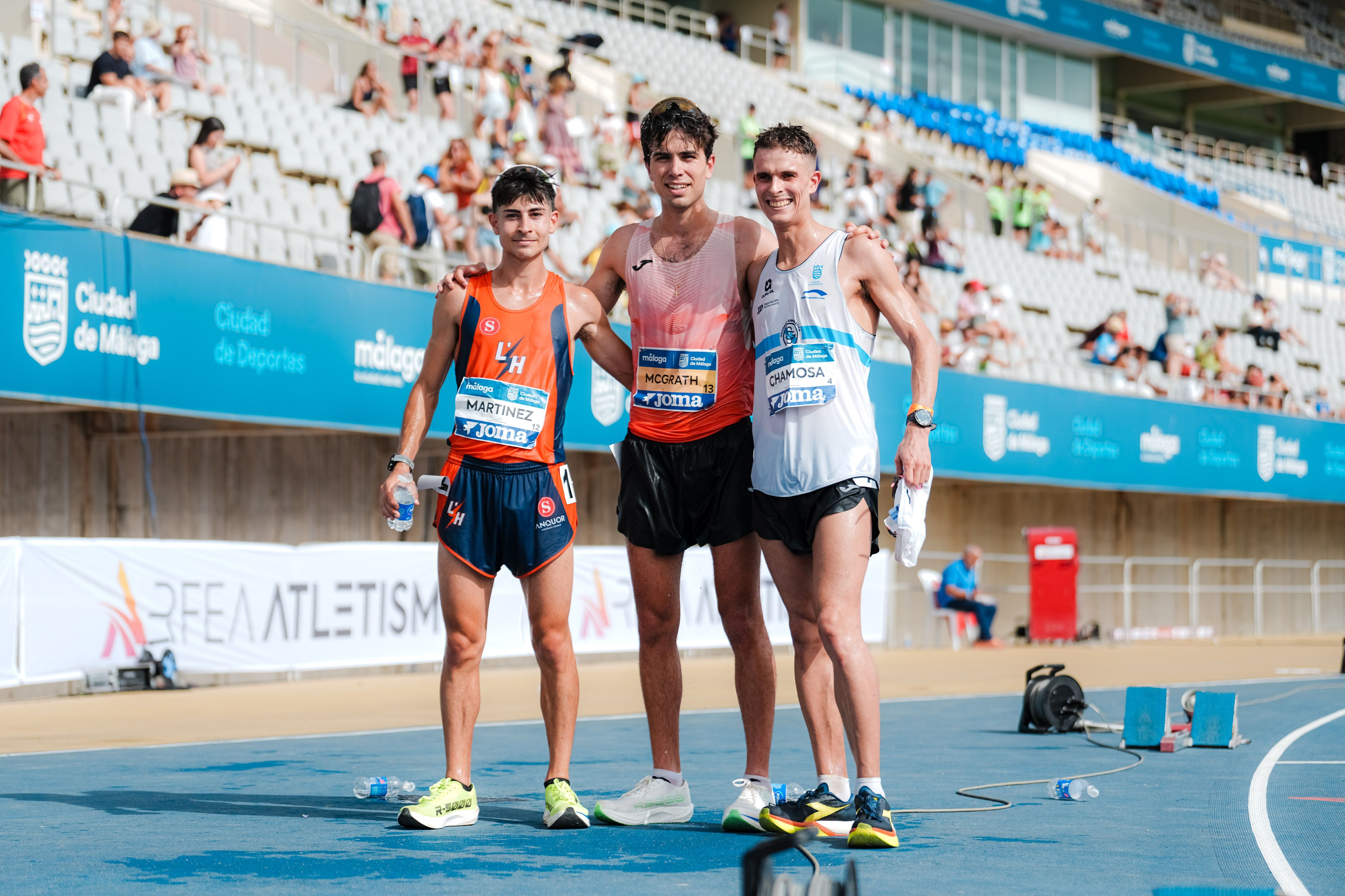 Daniel Chamosa, a la derecha, en el Campeonato de España de atletismo