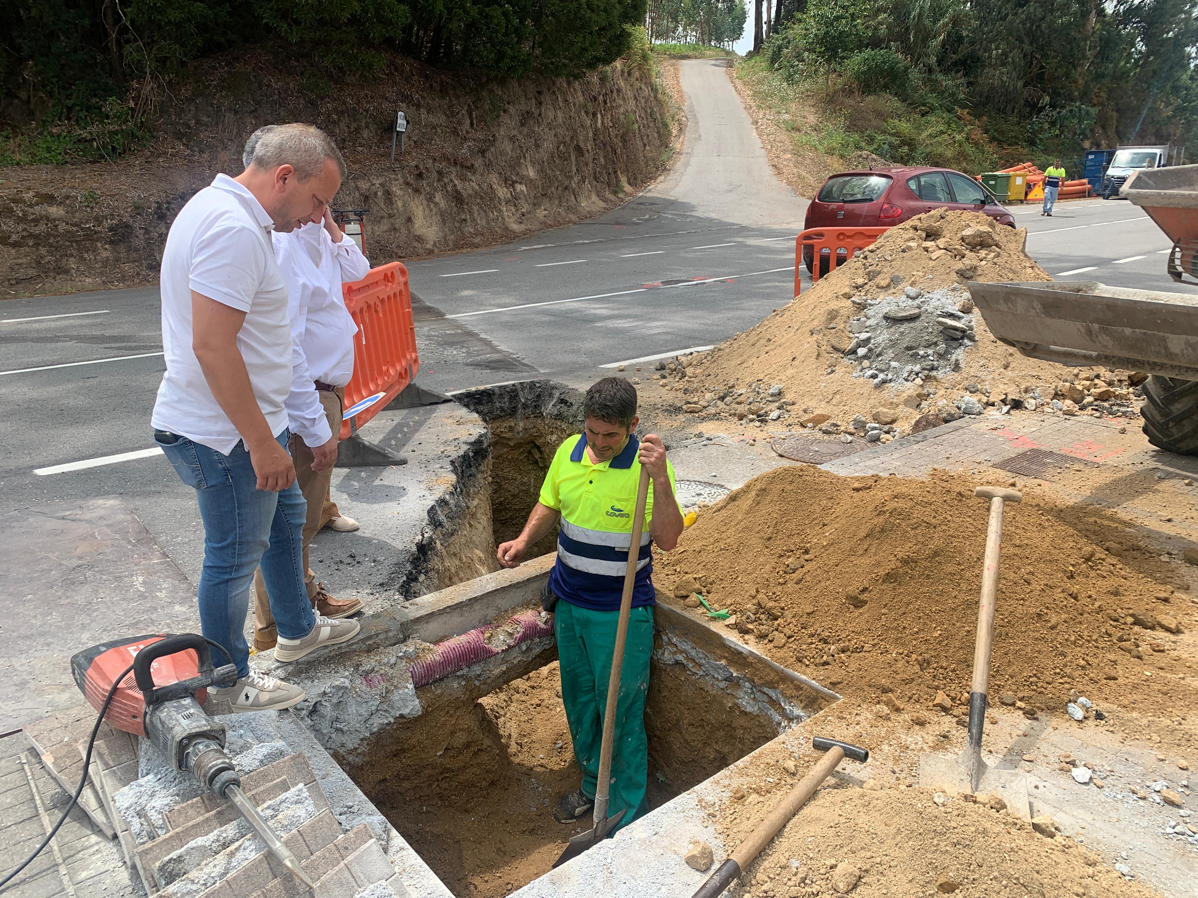 Obras no acceso ao punto limpo e ao recinto deportivo municipal de Leiro