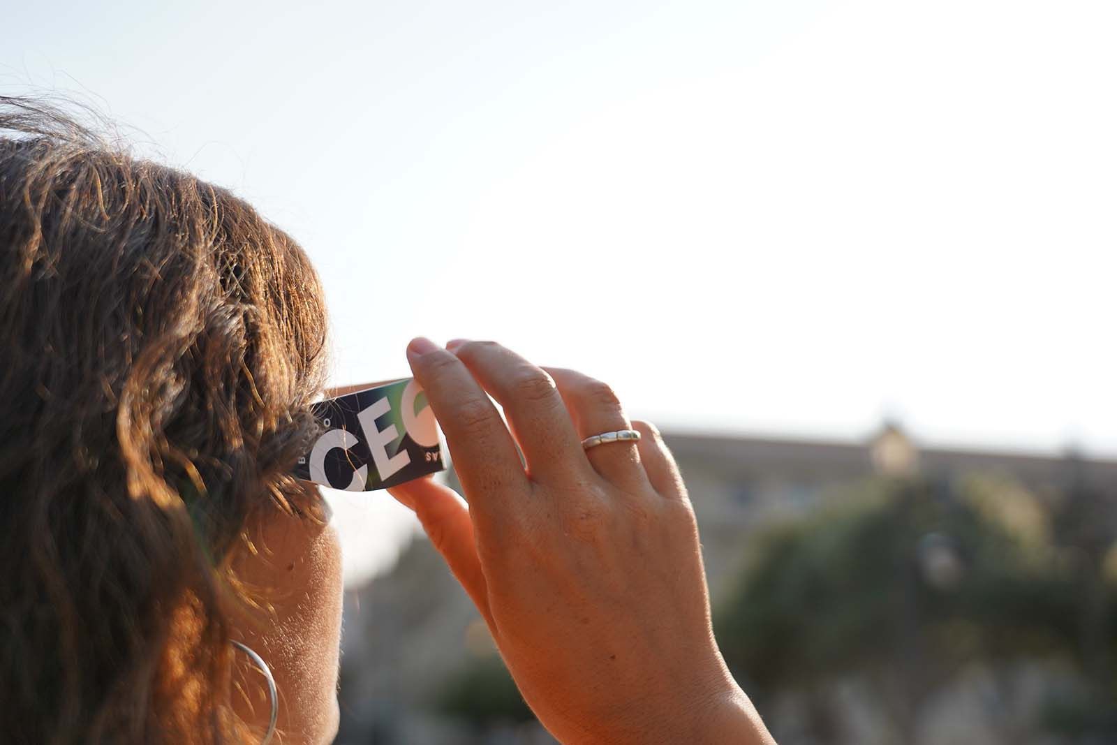 Gafas para observar el eclipse que repartirá la Deputación de Pontevedra