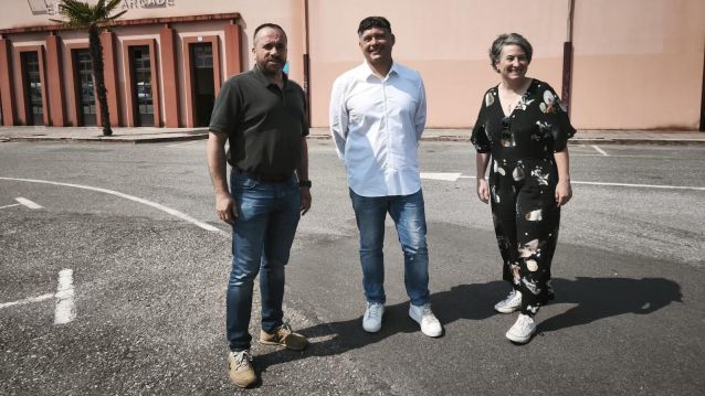 Manu Lourenzo, Eva Vilaverde y César Poza en la actual EDAR