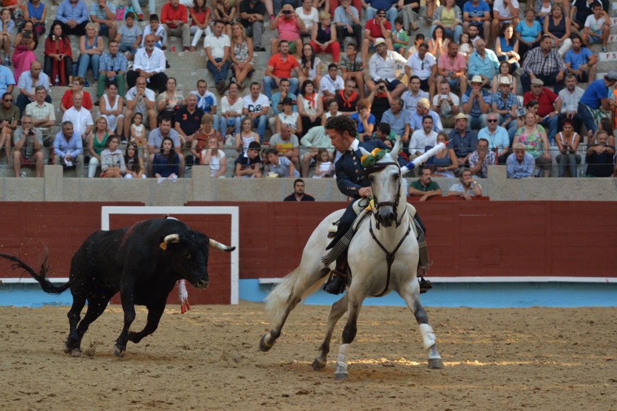 Corrida de rejones