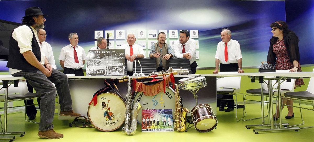 Os Chichisos y el grupo musical Alboradas presentan la Foliada do Demo