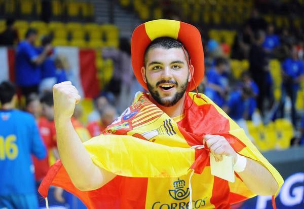 Samuel Gómez tras gañar o bronce no Europeo xuvenil de 2014
