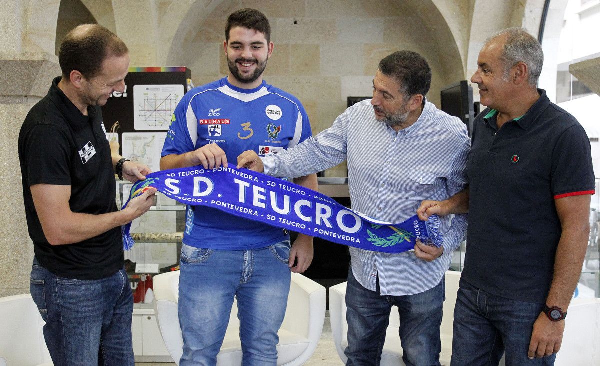 Presentación de Samuel Gómez, novo xogador do Teucro