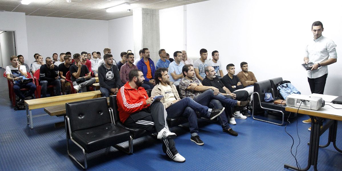 Charla arbitral aos xogadores do Pontevedra