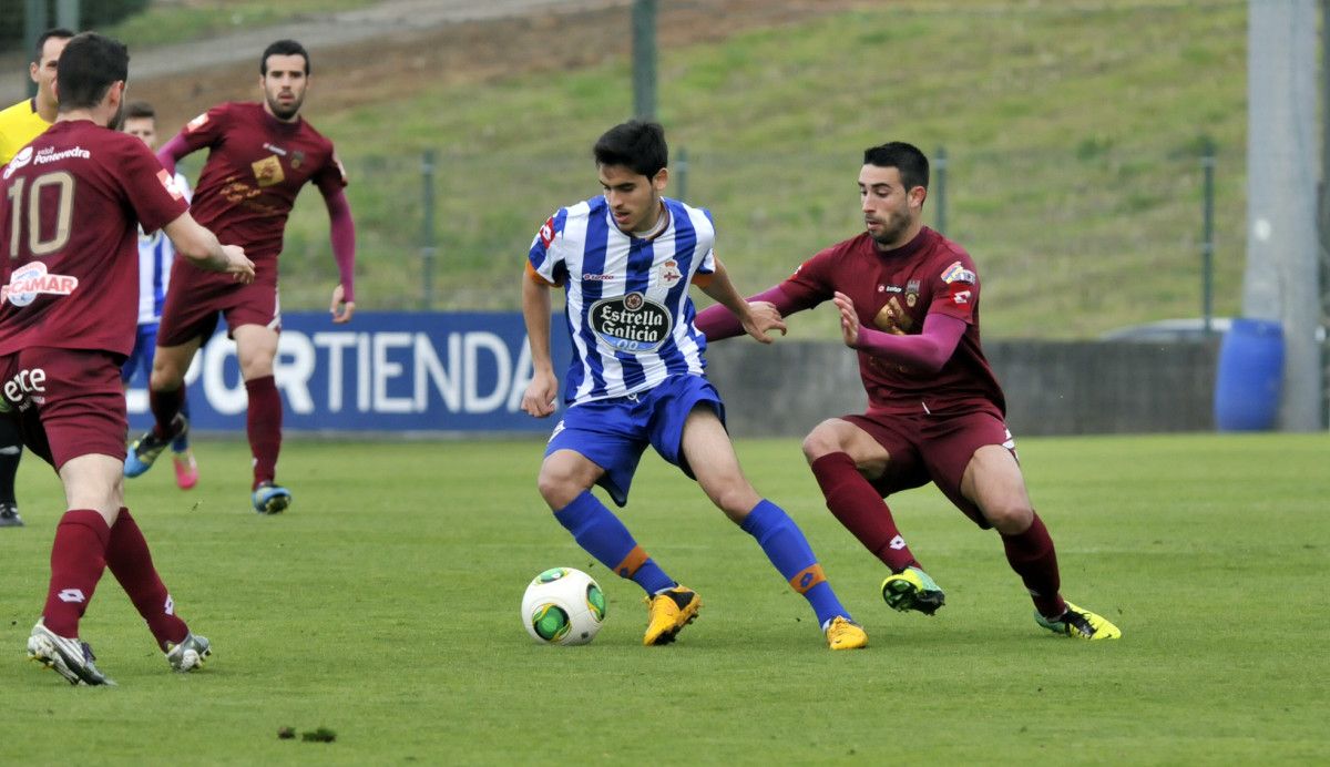 Álvaro Queijeiro en un partido entre Deportivo B y Pontevedra