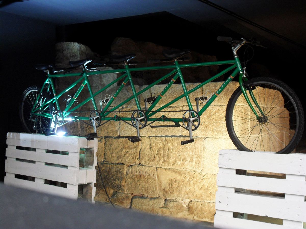 Exposición bicicletas en el CITA