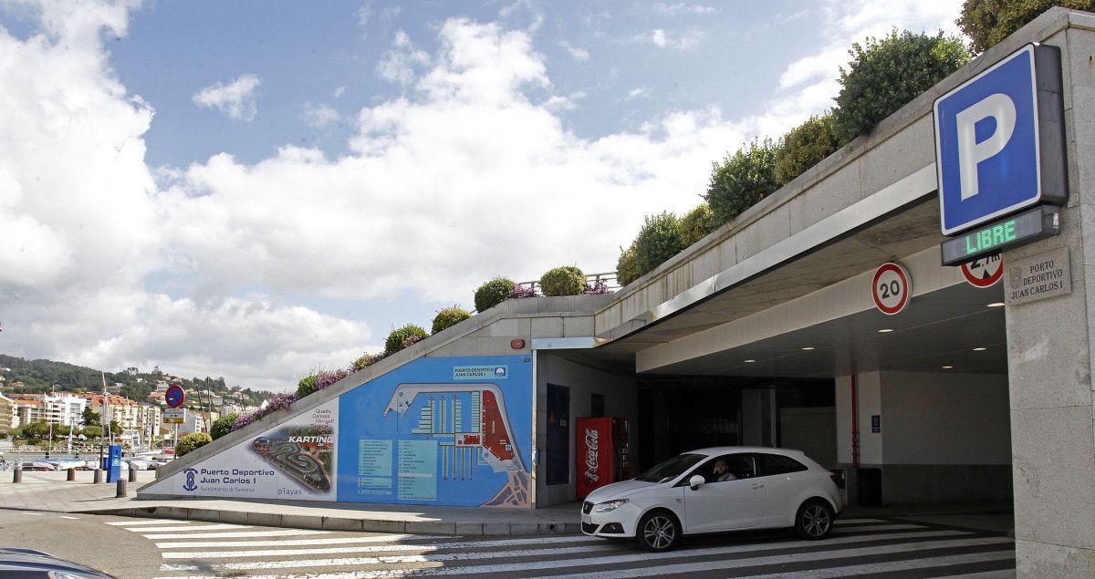 Aparcamiento del puerto deportivo Juan Carlos I de Sanxenxo