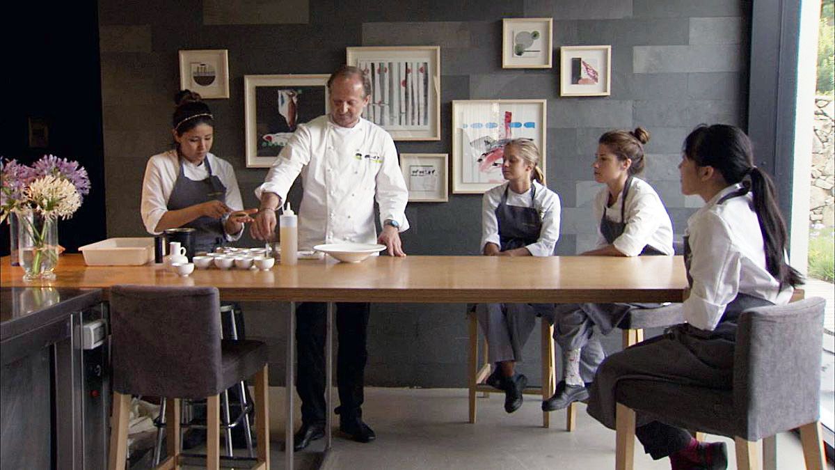 Pepe Vieira, en una de las escenas de la película "Cocinando en el fin del mundo"