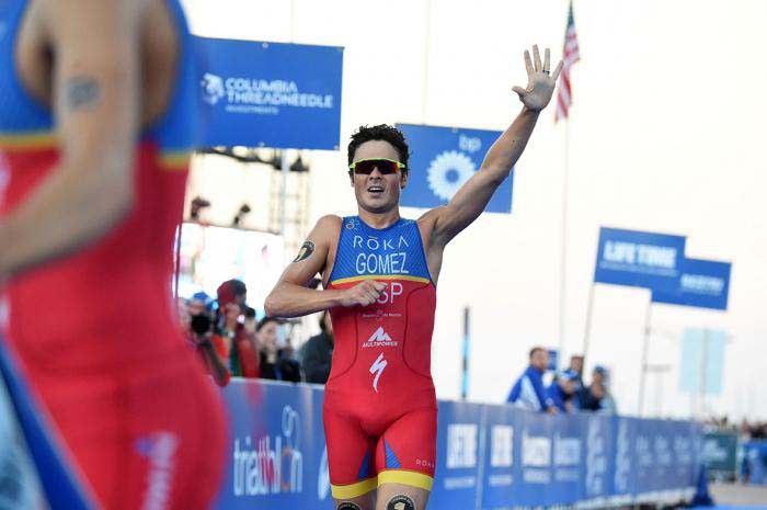 Javi Gómez Noya, cruzando a meta na Gran Final das Series Mundiais en Chicago