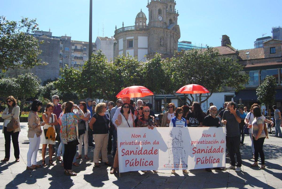 Concentración de la Marea Blanca por la sanidad pública en A Ferrería