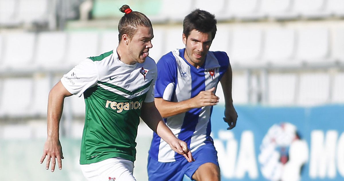 Samuel Piette en un partido con el Racing de Ferrol Samuel Piette en un partido con el Racing de Ferrol