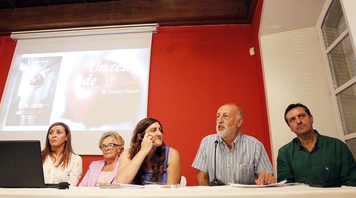 Montse Fajardo, Carmiña Arruti, Natalia Puga, Pepe Álvarez y Luis Bará presentan 'Un cesto de mazás'