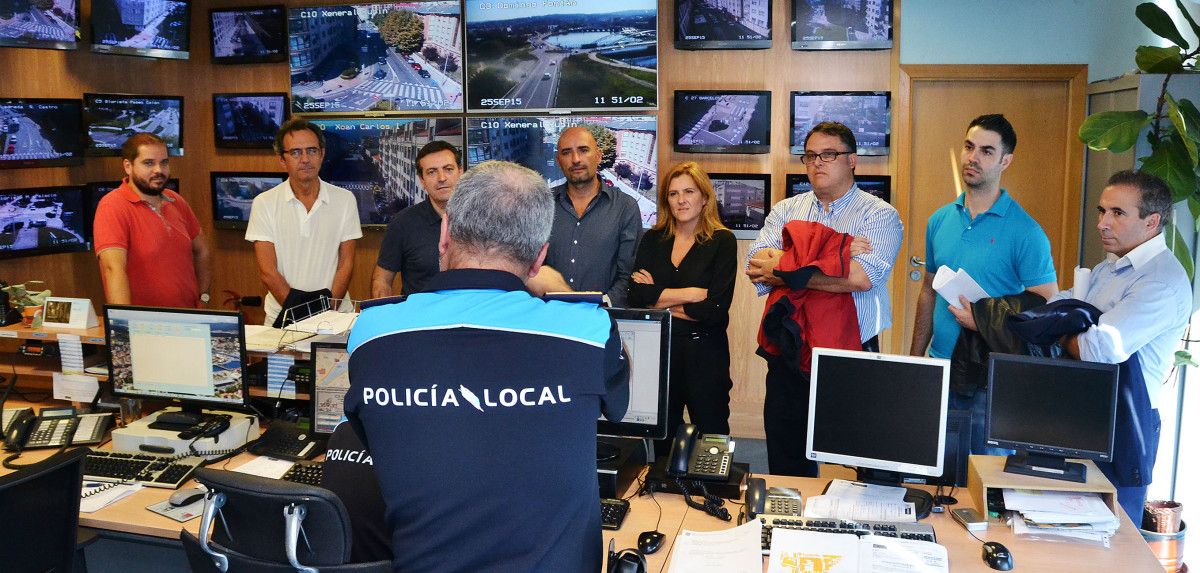 Visita de los concejales a la Central de Control de Tráfico de la Policía Local