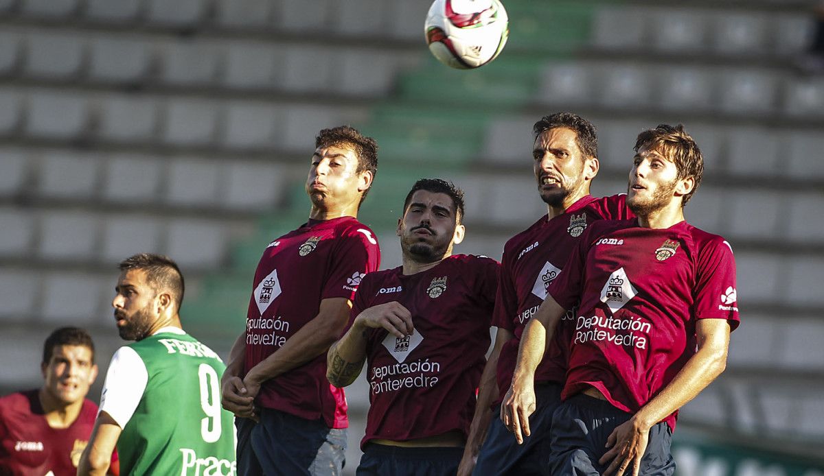 Partido entre o Racing de Ferrol e o Pontevedra CF