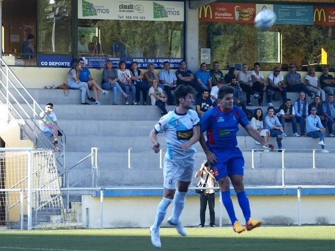 Partido entre Barbadás e Arosa nos Carrís