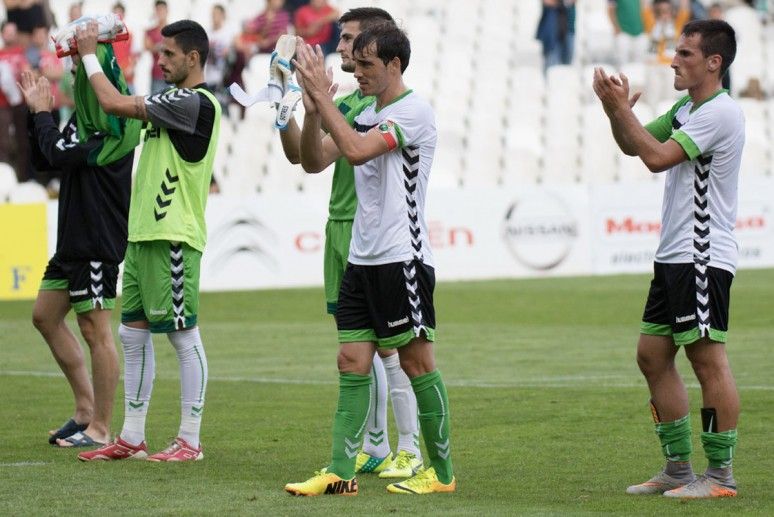 Futbolistas do Real Racing Club ao finalizar un encontro da presente tempada