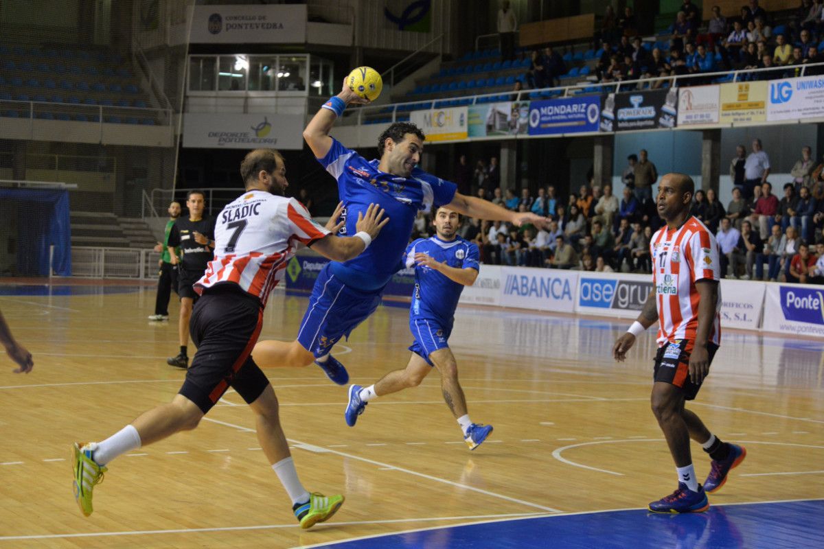 Partido entre Teucro y Puerto Sagunto en el Municipal