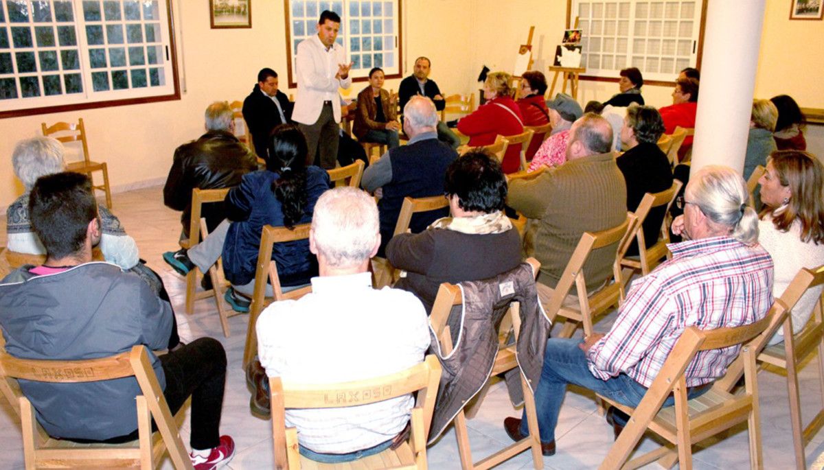 Reunión dos veciños de Laxoso co Goberno local