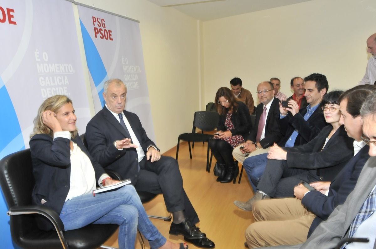 Pachi Vázquez, candidato do PSdeG-PSOE, na xuntanza con empresarios de Pontevedra Pachi Vázquez, candidato do PSdeG-PSOE, na xuntanza con empresarios de Pontevedra