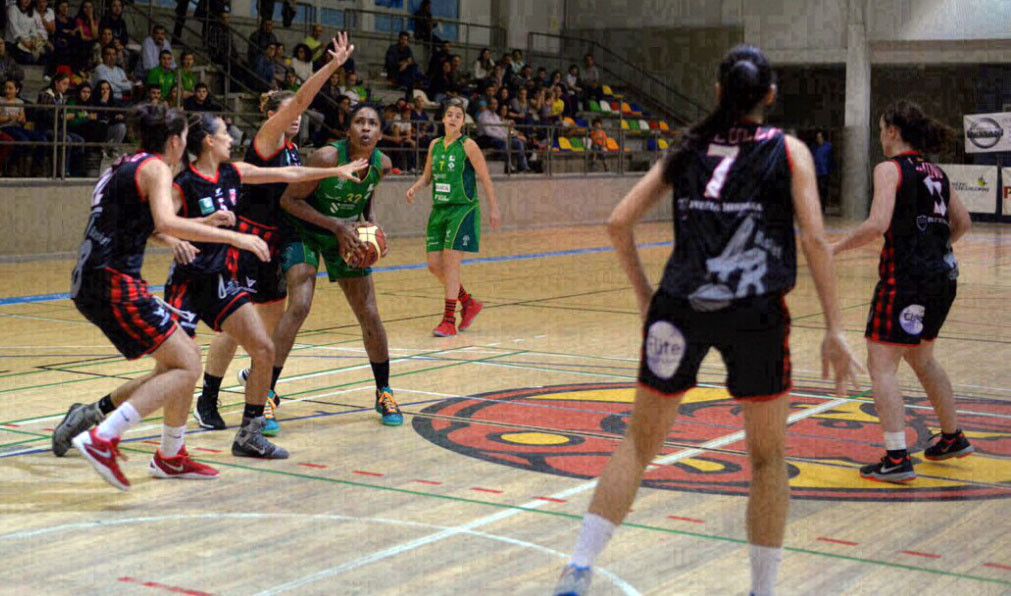 Yanique Gordon no partido entre Arxil e BF Aragón no CGTD