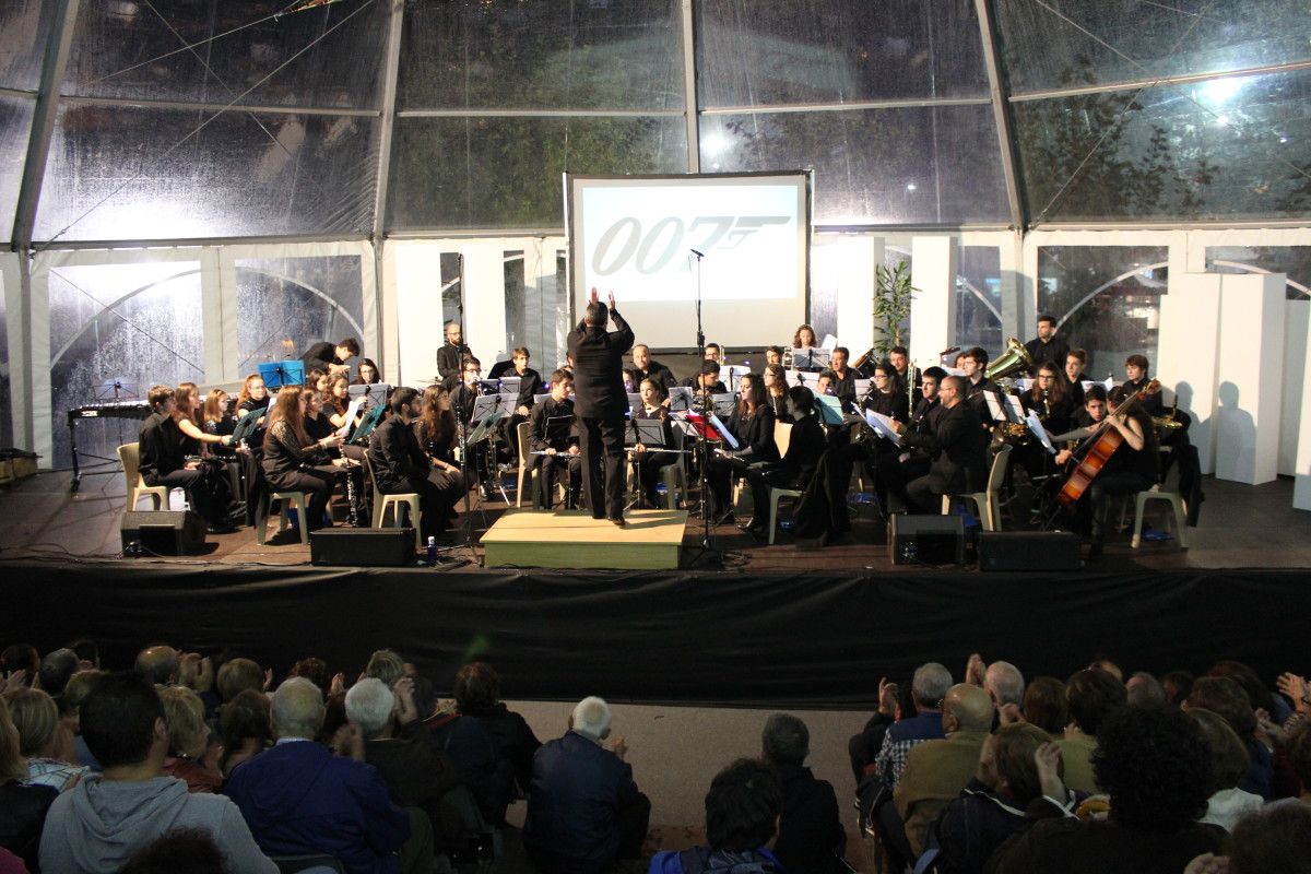 Concerto de la Banda de Música de O Grove durante la Festa do Marisco