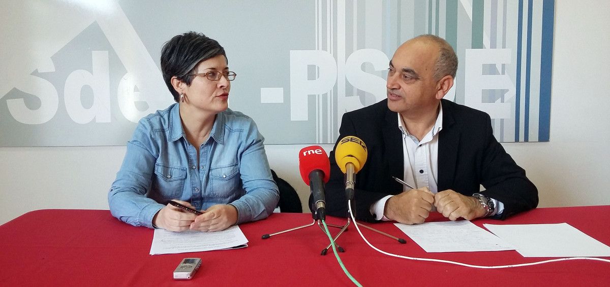 Patricia Vilán Y Agustín Fernández, en la sede del PSdeG-PSOE