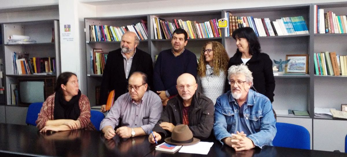 Representantes de la Plataforma SOS Sanidade Pública Pontevedra
