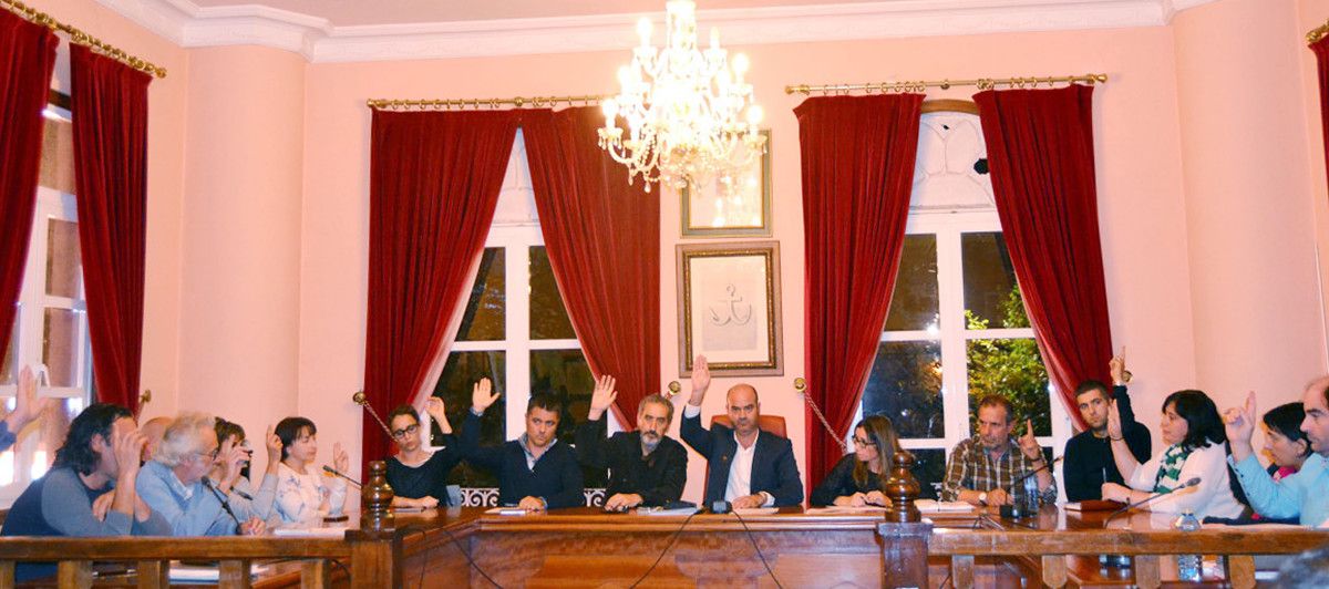 Pleno extraordinario del Concello de Bueu por el edificio Pintos
