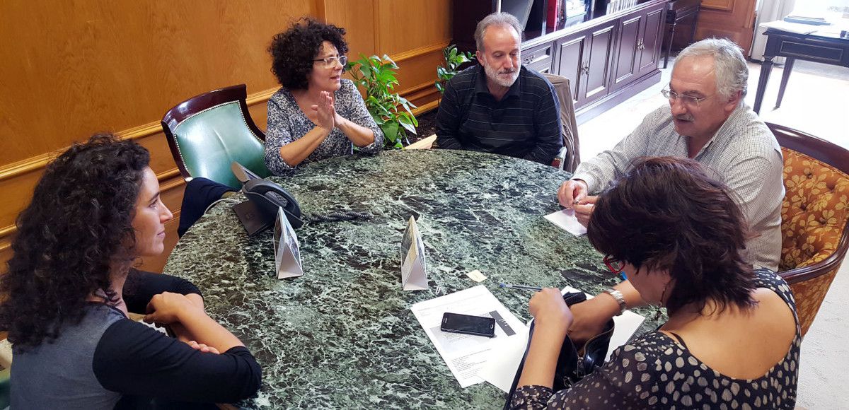 Reunión de César Mosquera con dos profesoras del área de Edafología dentro del Plan Compost