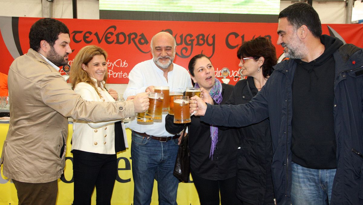 Inauguración de la VII Outubrofest en la Praza do Teucro