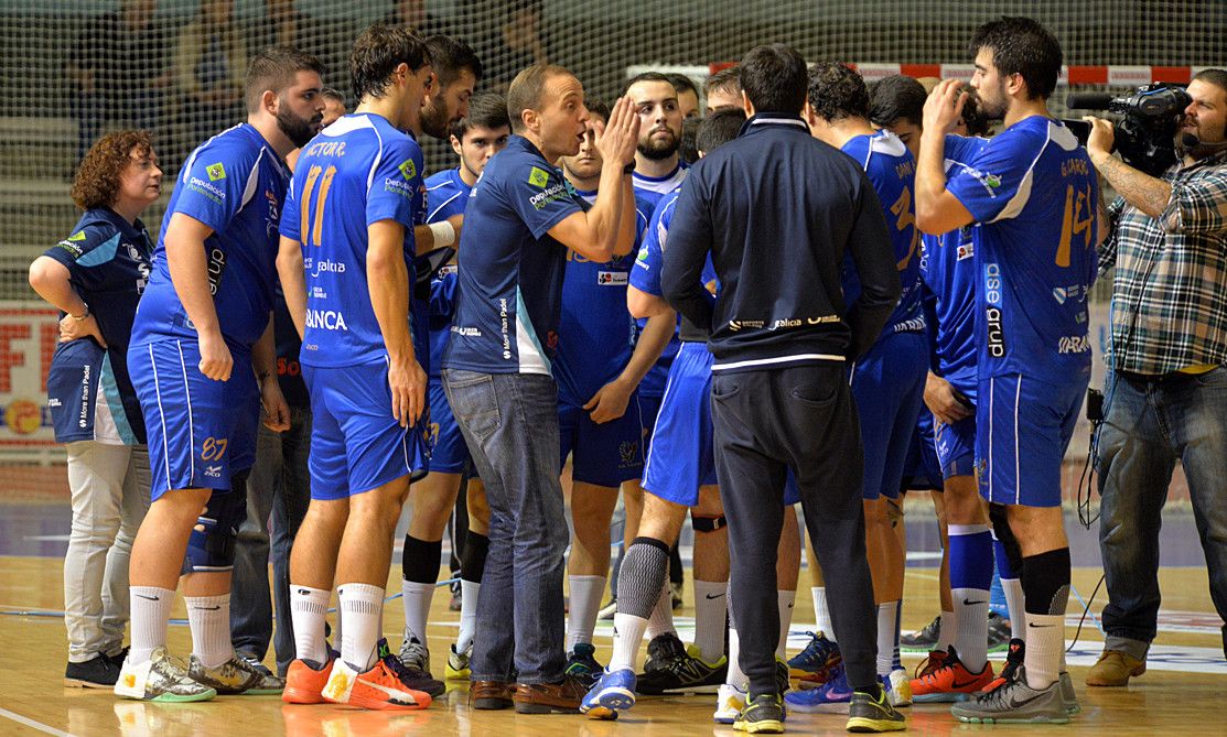Tiempo muerto del Teucro en el partido ante el Ademar