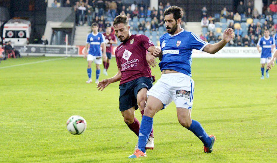 Mouriño en el partido entre UD Logroñés y Pontevedra en Pasarón Mouriño en el partido entre UD Logroñés y Pontevedra en Pasarón