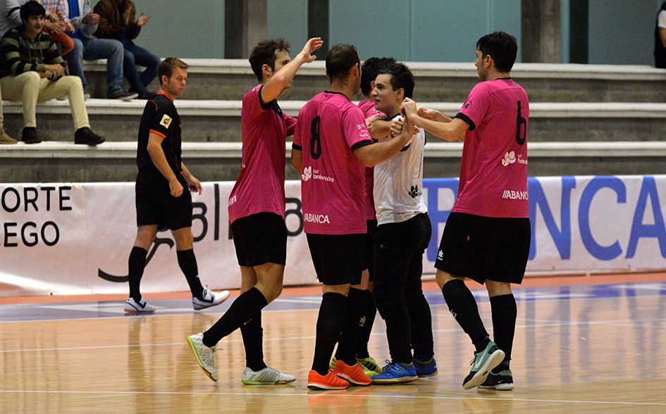 Partido do Leis no Pavillón Municipal dos Deportes